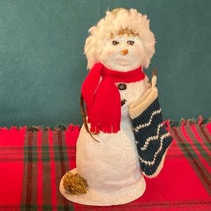 Byer’s Choice Snowwoman